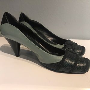 - Kenzie Campbell shoes heel square strapped toe 2 toned green size 8